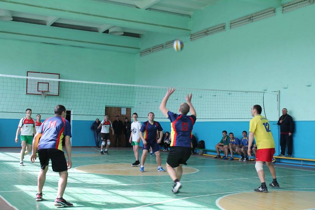 Competițiile raionale la volei