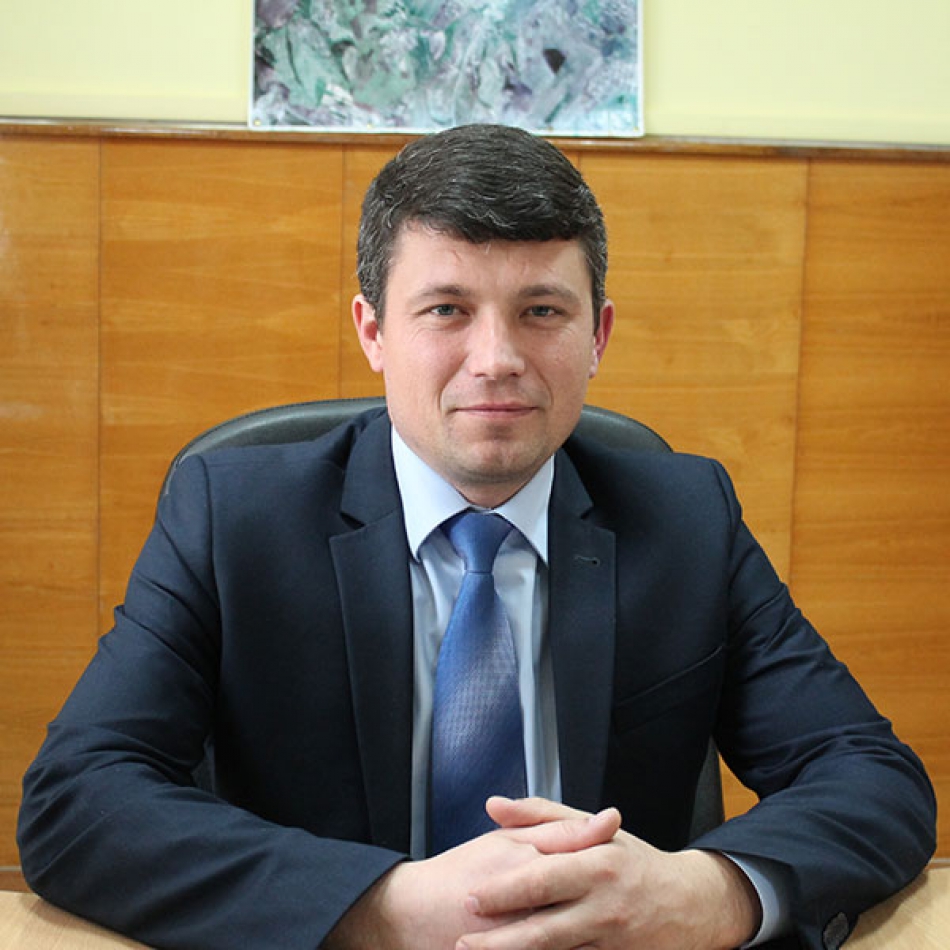 INTERVIU CU VICEPRIMARUL ORAȘULUI IALOVENI, RADU CHILARU, UN PROFESIONIST ÎN DOMENIU, CARE MUNCEȘTE CU DEDICAȚIE ÎN ECHIPA PRIMĂRIEI IALOVENI.