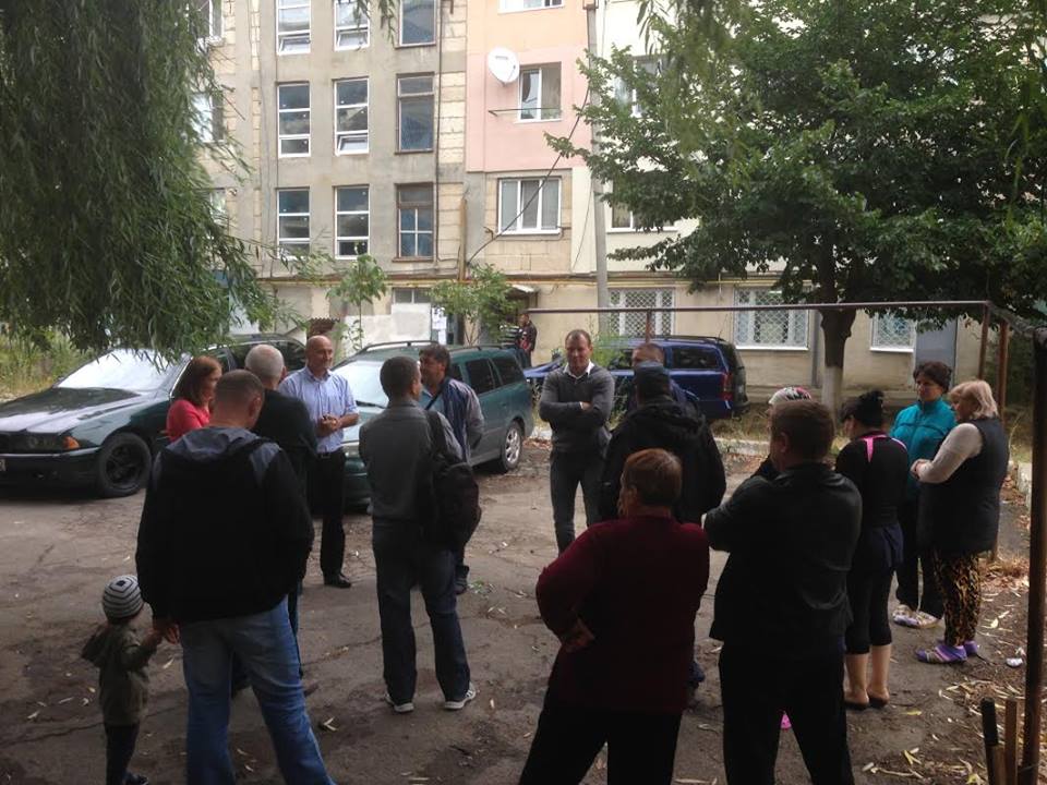 Primarul orașului Ialoveni, Sergiu Armașu, continuă întâlnirile cu locuitorii în sectoare