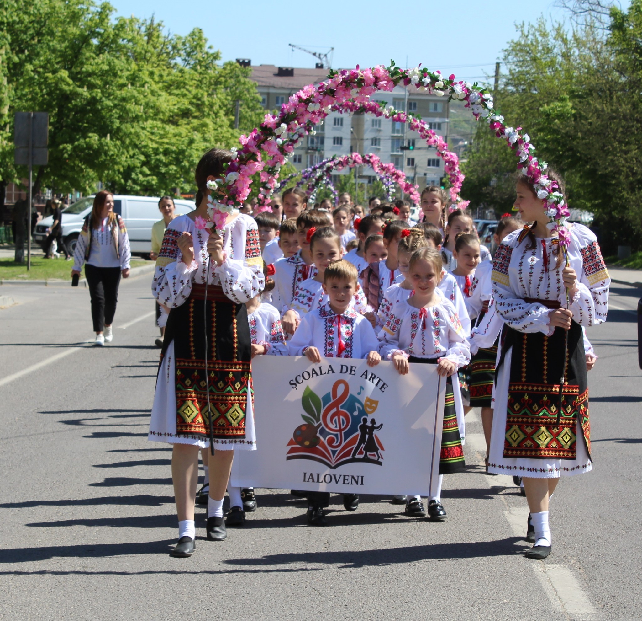 Ziua Internațională a Dansului, sărbătorită cu o horă mare la Ialoveni