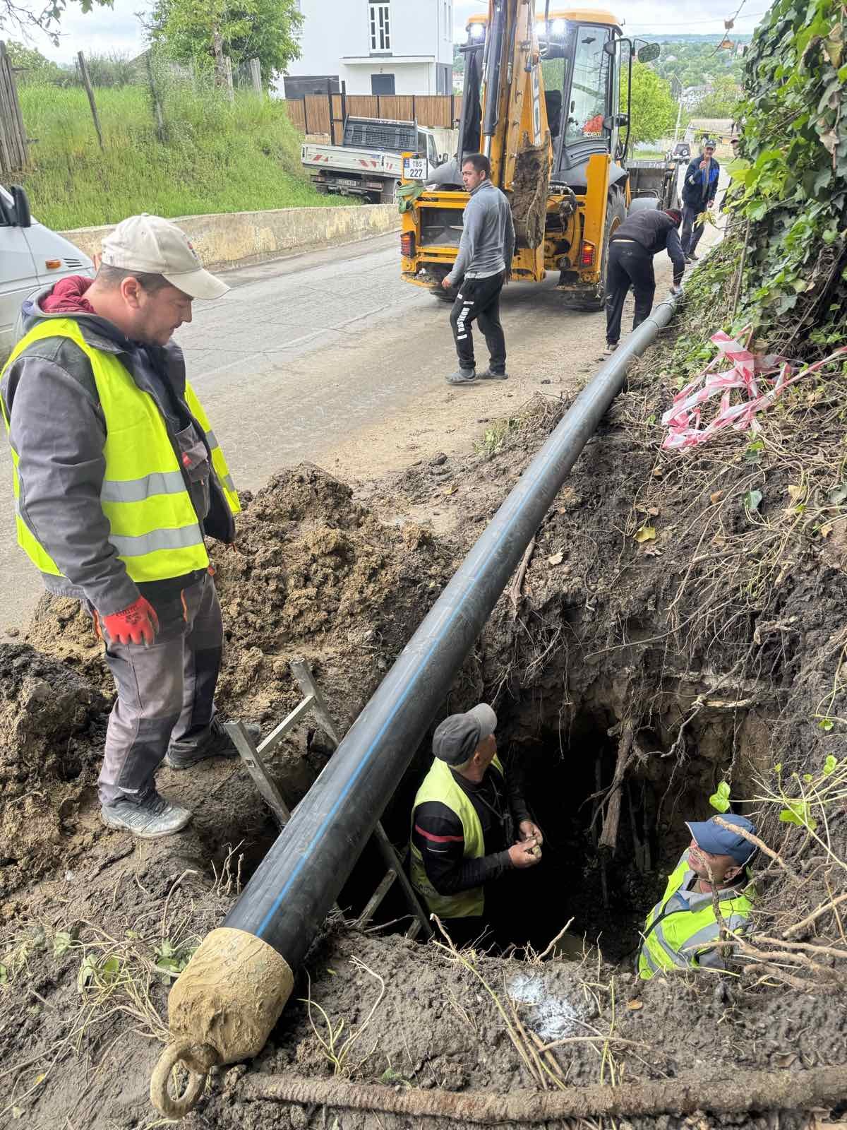 Orașul Ialoveni. Lucrări de construcție a rețelei de canalizare pe str. Iu. Gagarin