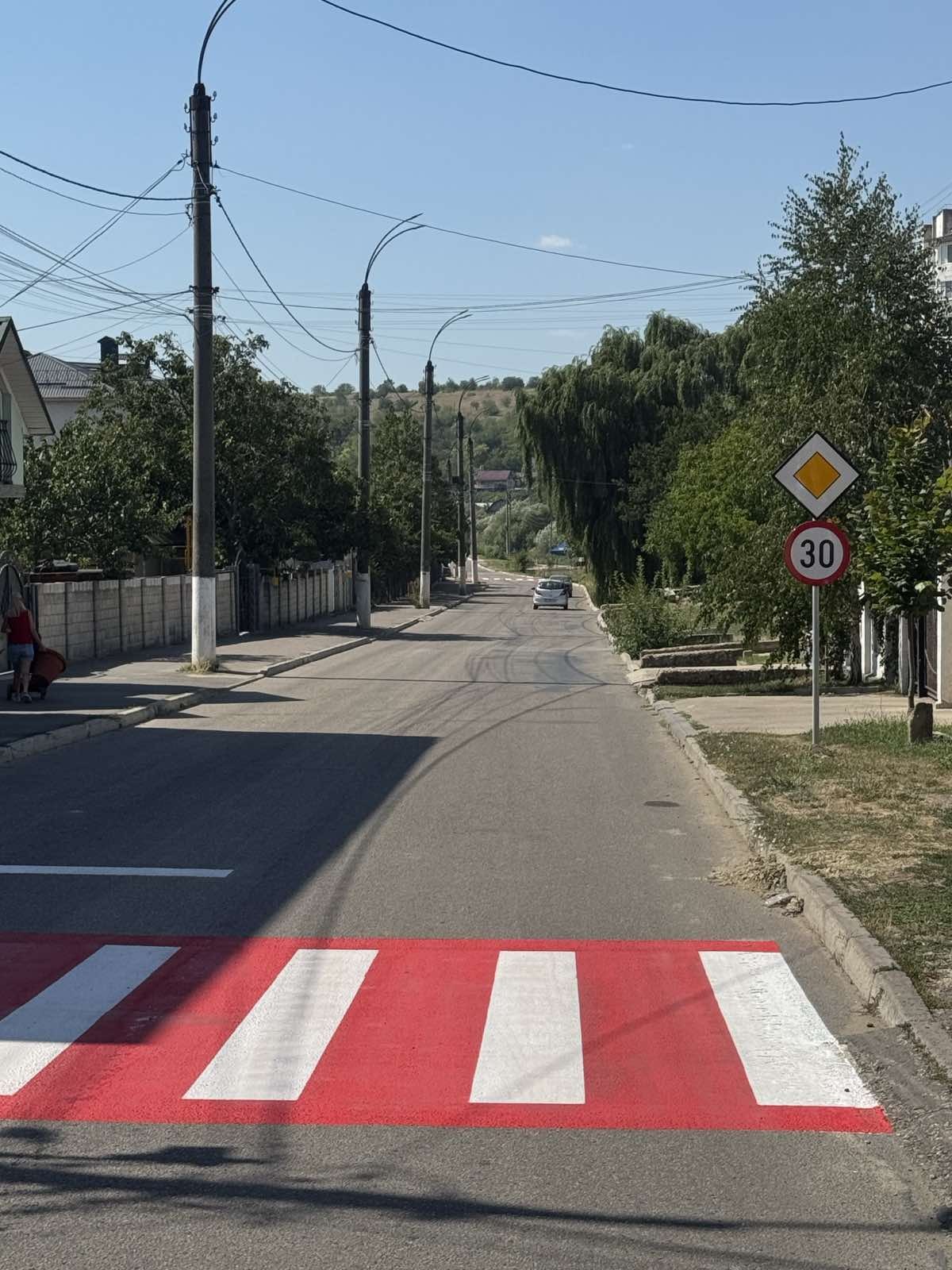 Noi indicatoare rutiere pentru un trafic mai sigur în orașul Ialoveni