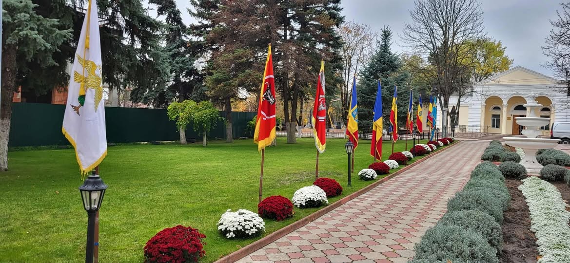 Dragi ialoveneni de pretutindeni și stimați prieteni ai orașului Ialoveni,