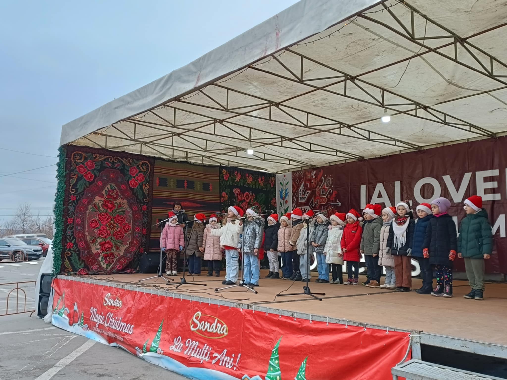 În Piața Unirii are loc sărbătoarea  ”Concert de Crăciun”