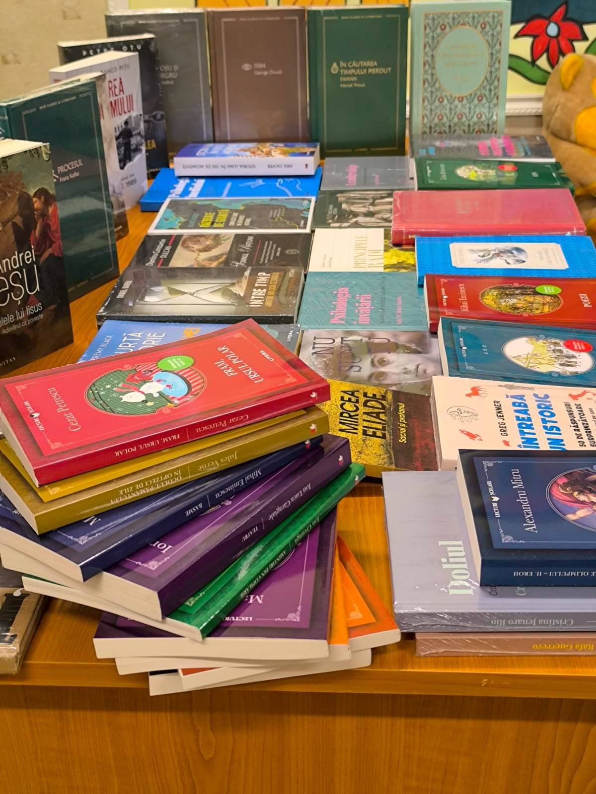 Ziua Bibliotecarului – recunoștință pentru cei care păstrează vie cultura și dragostea pentru lectură