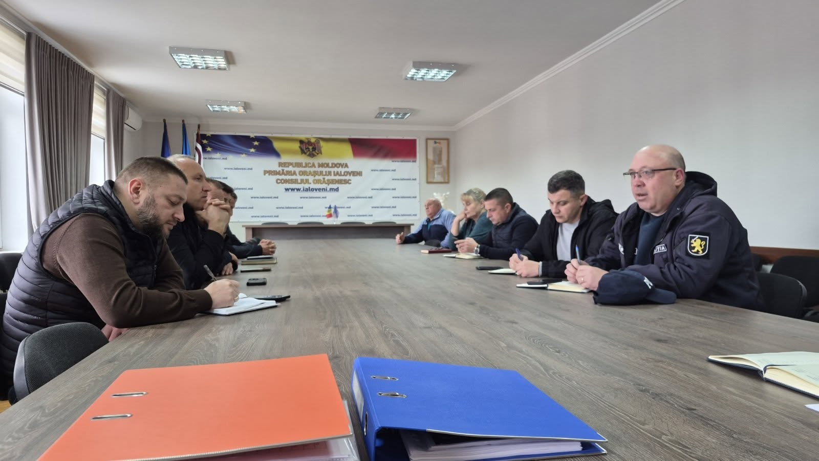 Ședință extraordinară a Comisiei locale de management al situațiilor de criză a orașului Ialoveni, convocată în legătură cu situația constatată pe strada Universului