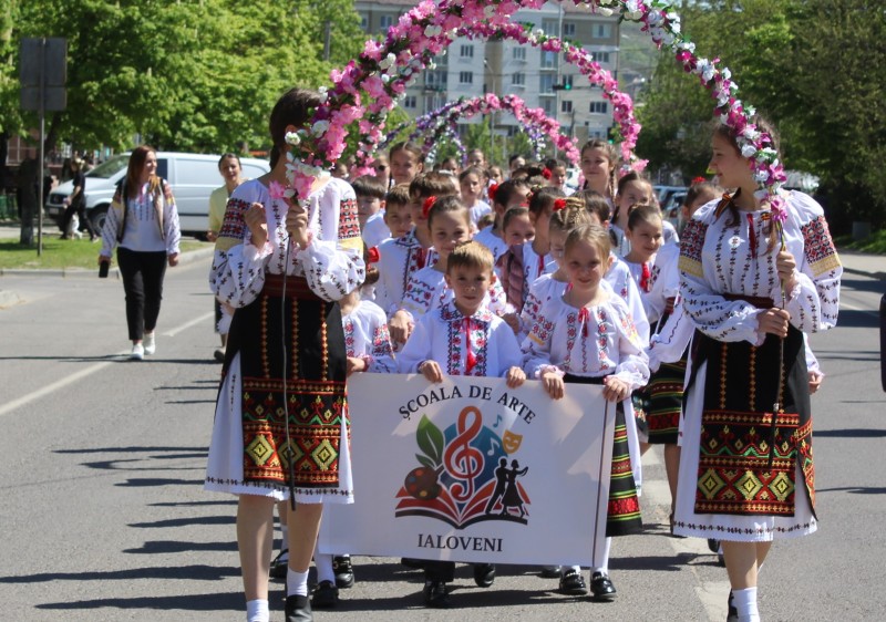 Ziua Internațională a Dansului, sărbătorită cu o horă mare la Ialoveni