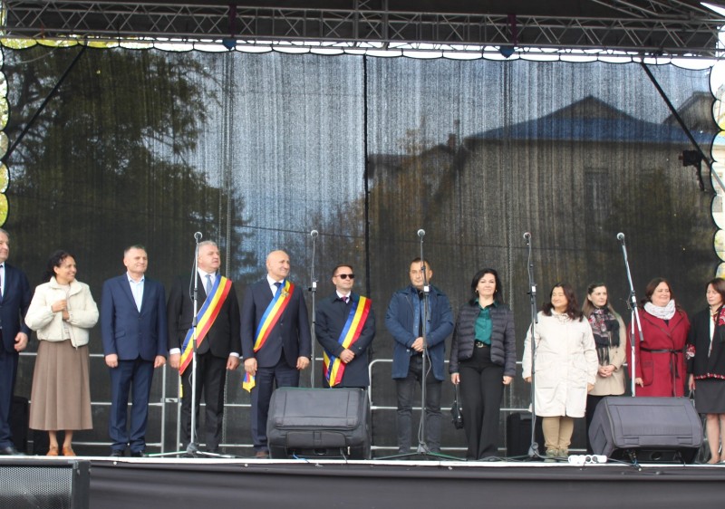 LA MULȚI ANI, IALOVENI!