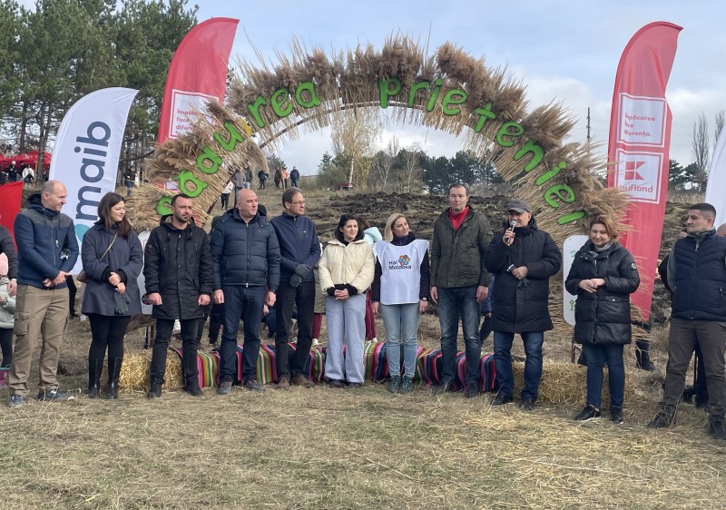 𝐂𝐚𝐦𝐩𝐚𝐧𝐢𝐚 𝐝𝐞 𝐢̂𝐦𝐩𝐚̆𝐝𝐮𝐫𝐢𝐫𝐞 𝐮𝐧𝐞𝐬̦𝐭𝐞 𝐜𝐨𝐦𝐮𝐧𝐢𝐭𝐚𝐭𝐞𝐚 𝐥𝐚 𝐈𝐚𝐥𝐨𝐯𝐞𝐧𝐢