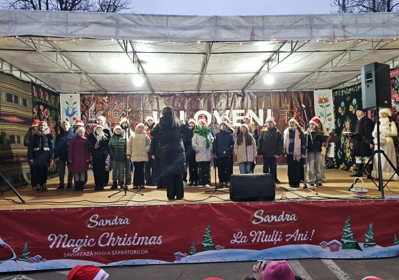 🎄✨ Inaugurarea Pomului de Crăciun în Piața Unirii din orașul Ialoveni ✨🎄